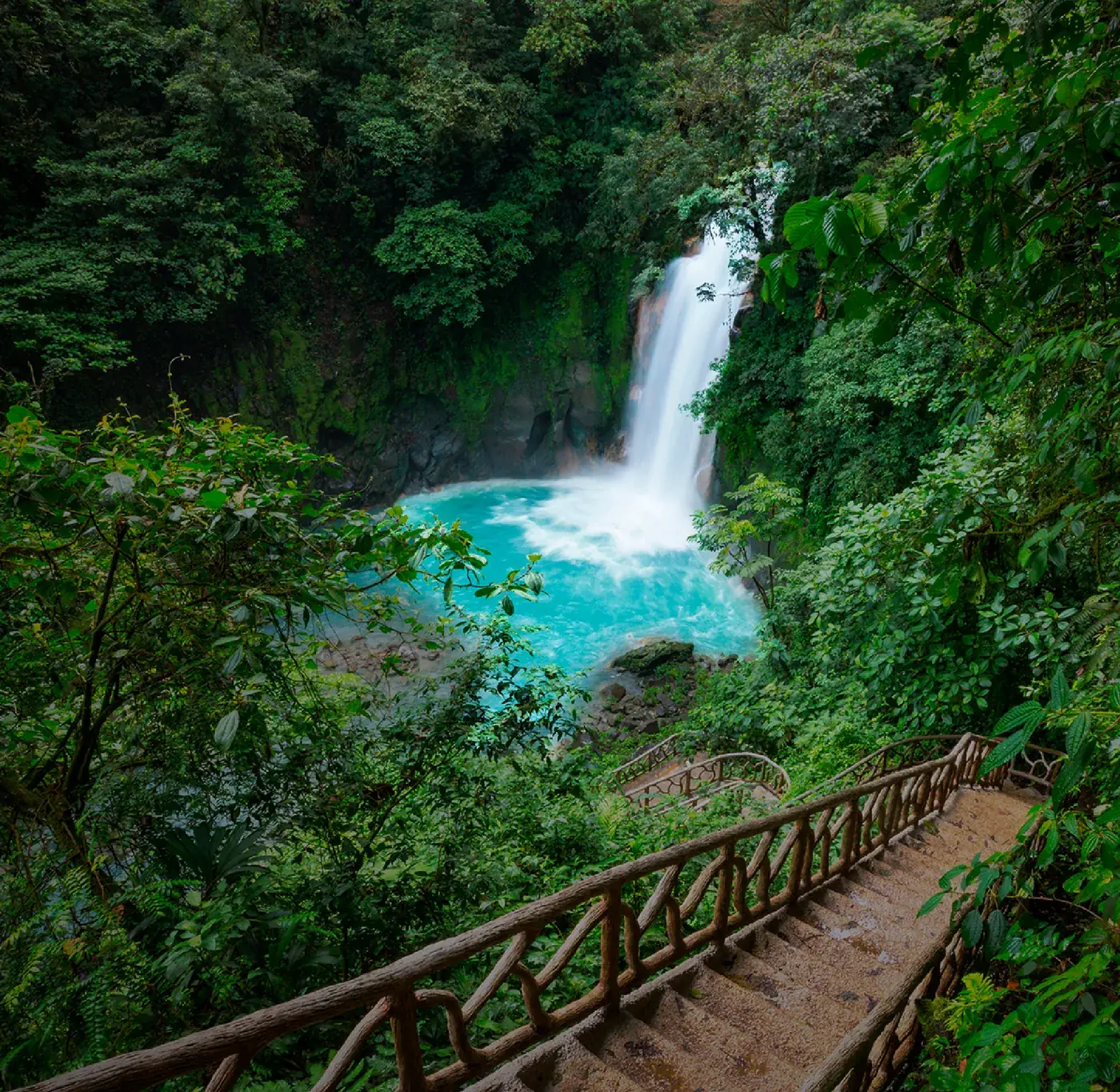 Río Celeste Waterfall